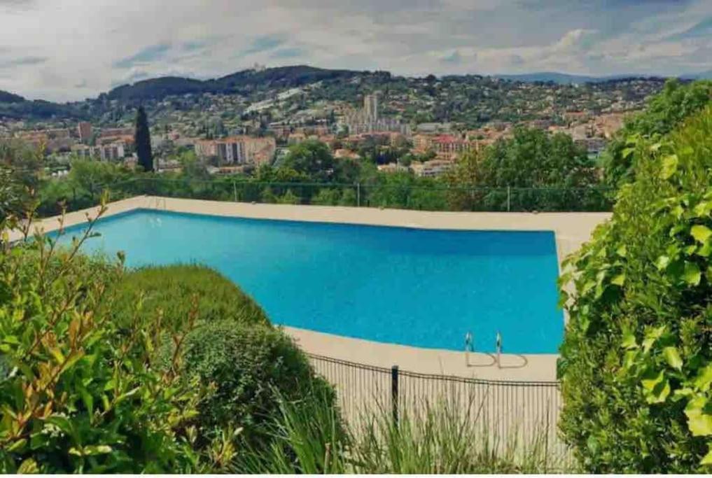 Charmant Studio Pour 3 Personnes Vallauris Luaran gambar